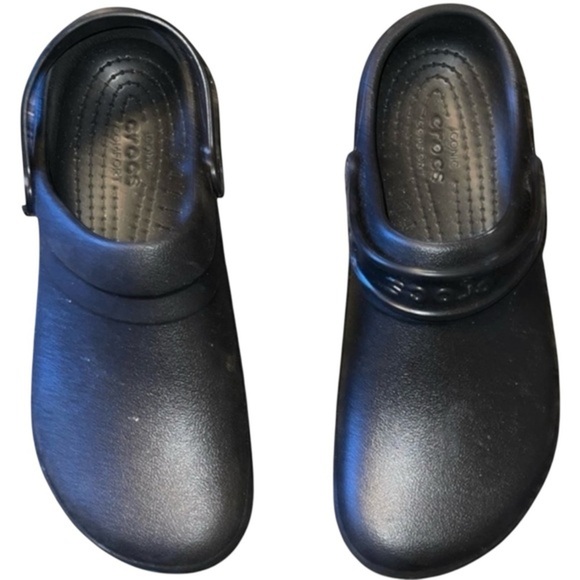 🌹CROCS SLIP ONS - Picture 1 of 3